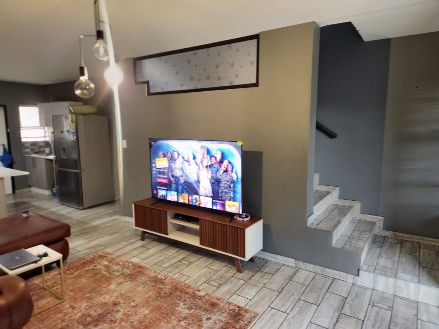 3 Bedroom Property for Sale in Waterkloof East North West